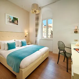 https://hotel-perla-de-sillot.splithotels.org